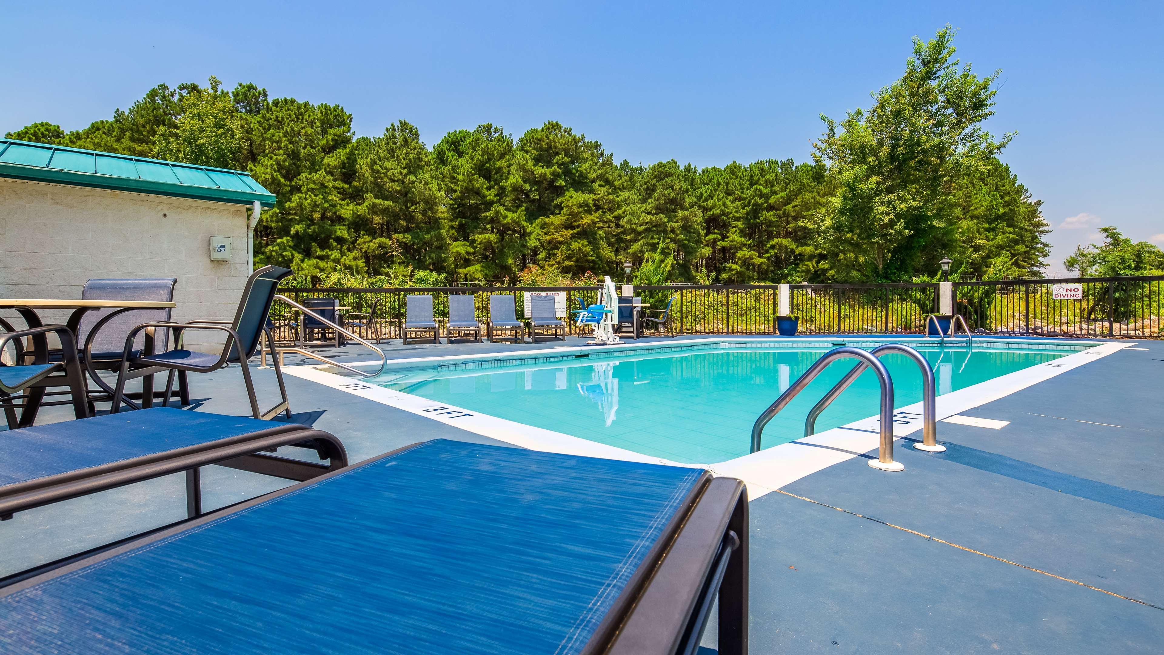 Best Western Plus South Hill Inn Екстер'єр фото