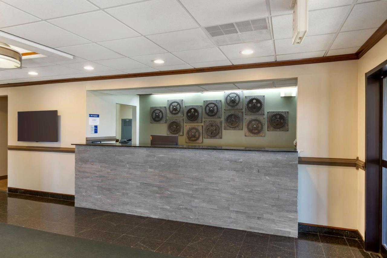 Best Western Plus South Hill Inn Екстер'єр фото