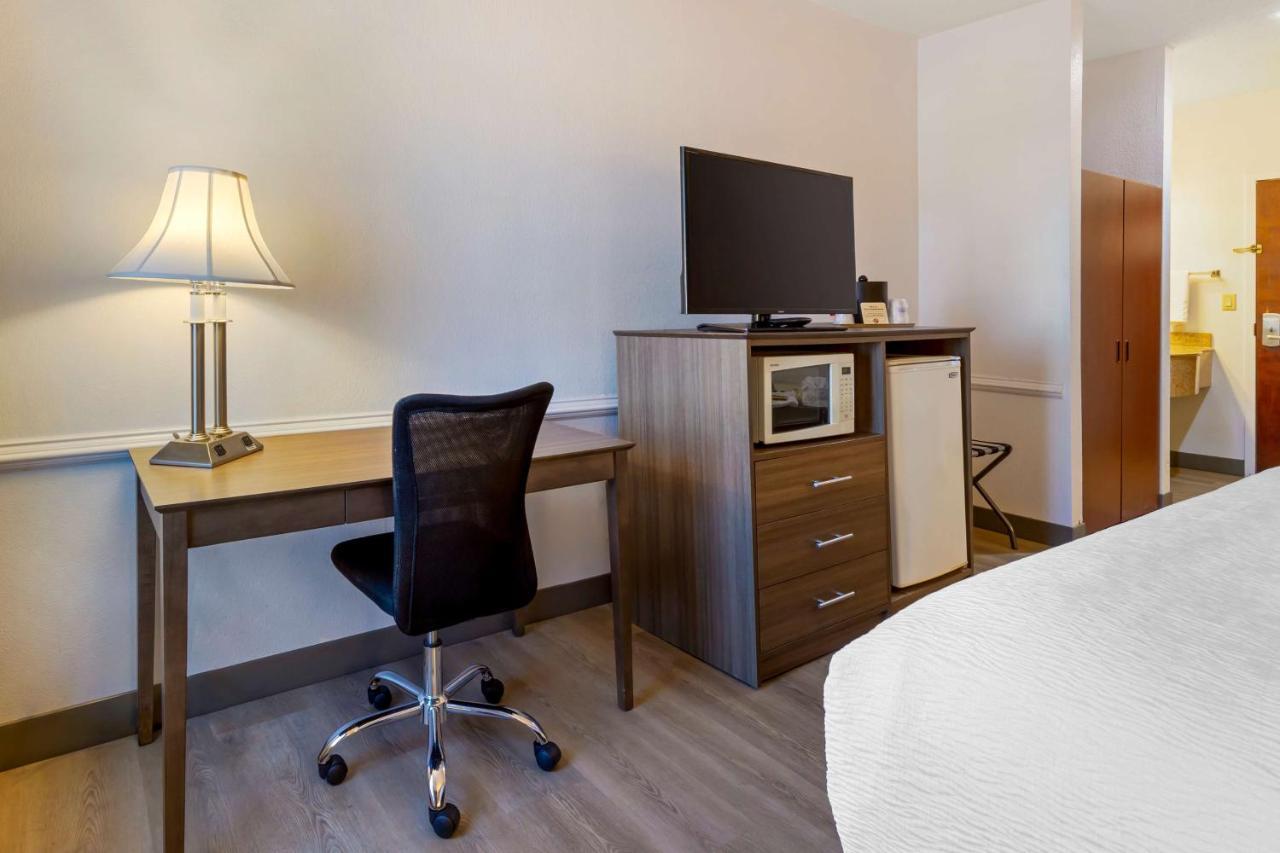 Best Western Plus South Hill Inn Екстер'єр фото