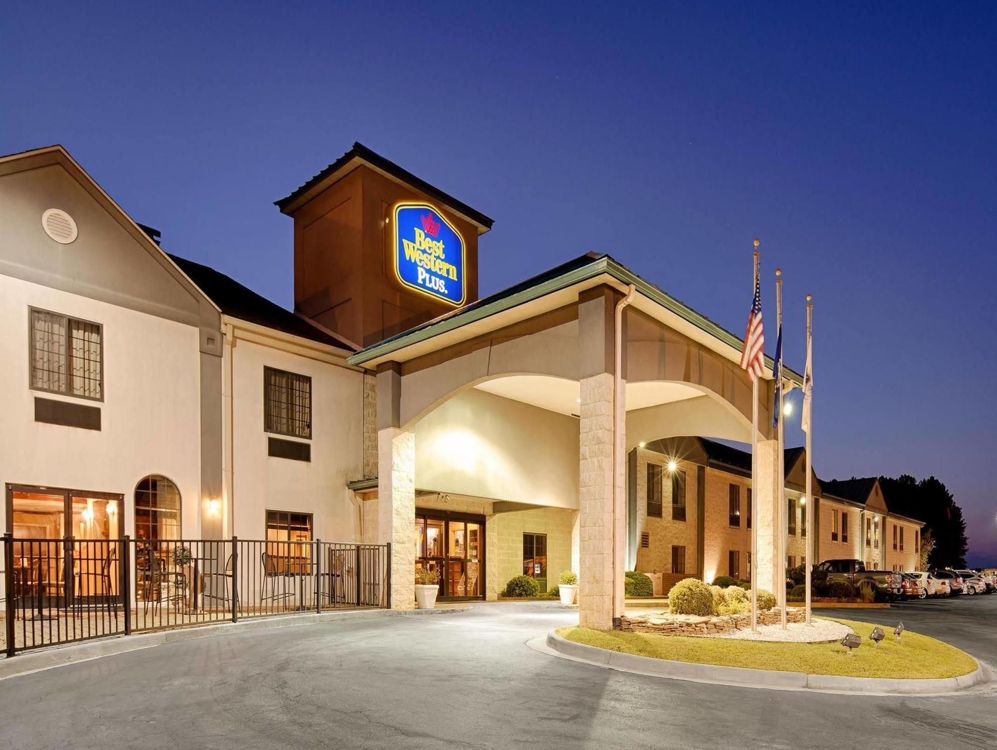 Best Western Plus South Hill Inn Екстер'єр фото