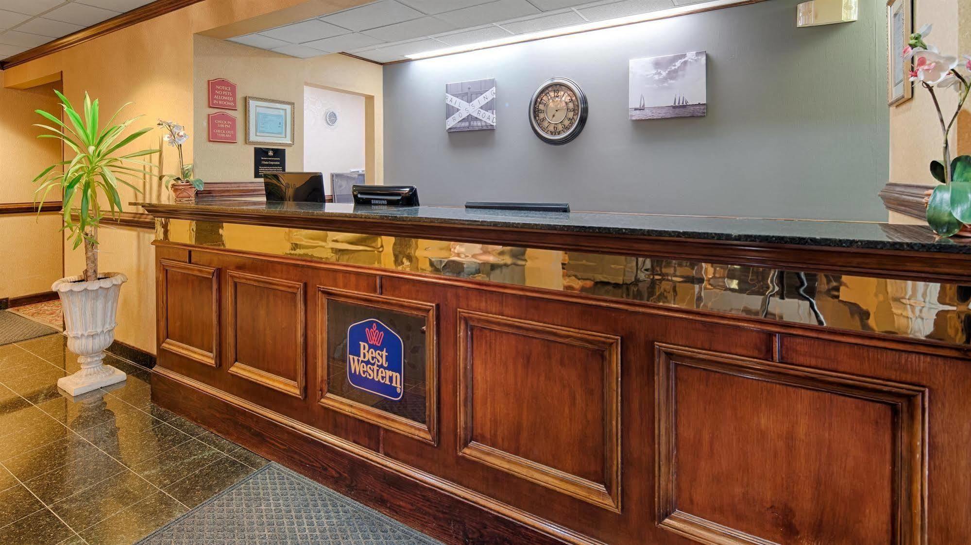 Best Western Plus South Hill Inn Екстер'єр фото