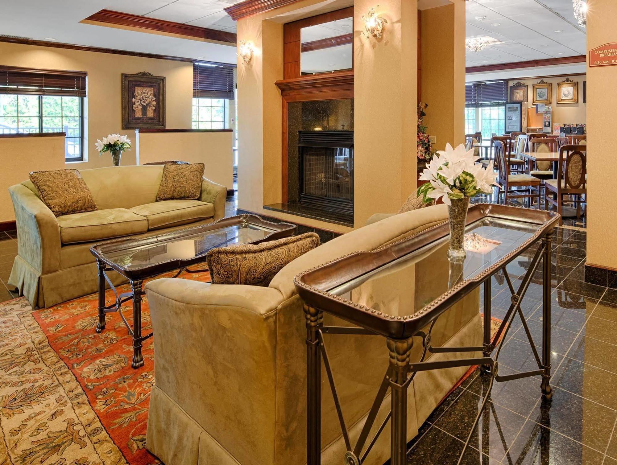 Best Western Plus South Hill Inn Екстер'єр фото