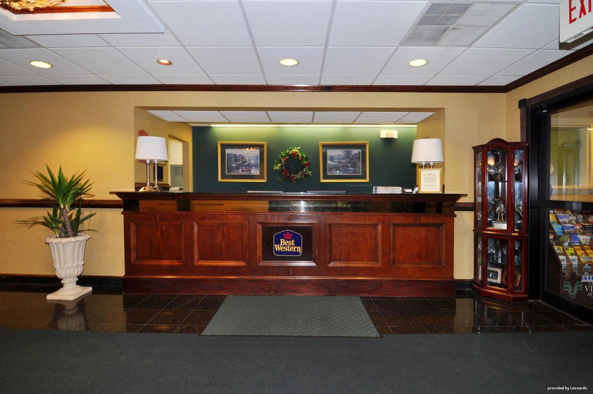 Best Western Plus South Hill Inn Екстер'єр фото