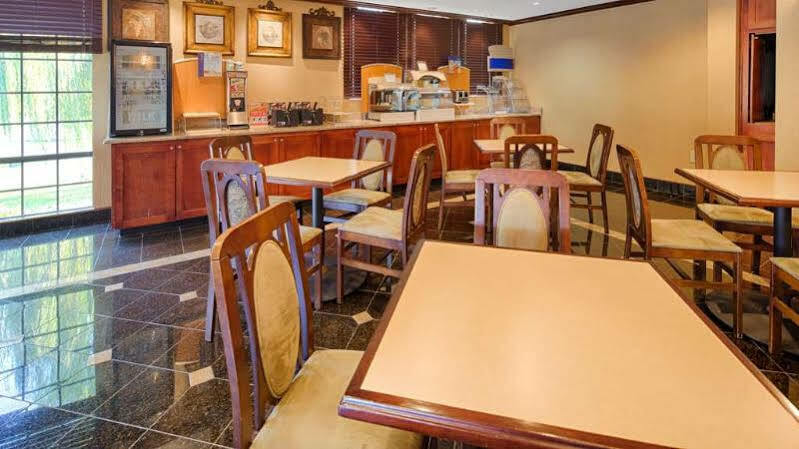 Best Western Plus South Hill Inn Екстер'єр фото